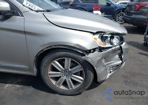 2016 Volvo Xc60 T6 Drive-E from USA, damaged, VIN YV449MDK3G2857211